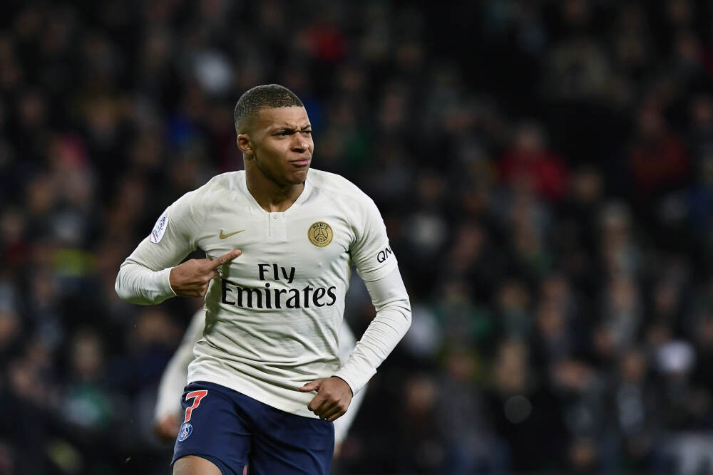 “我饭都要吃不起了，你还要修宫殿！”美国这出闹剧有多荒诞？